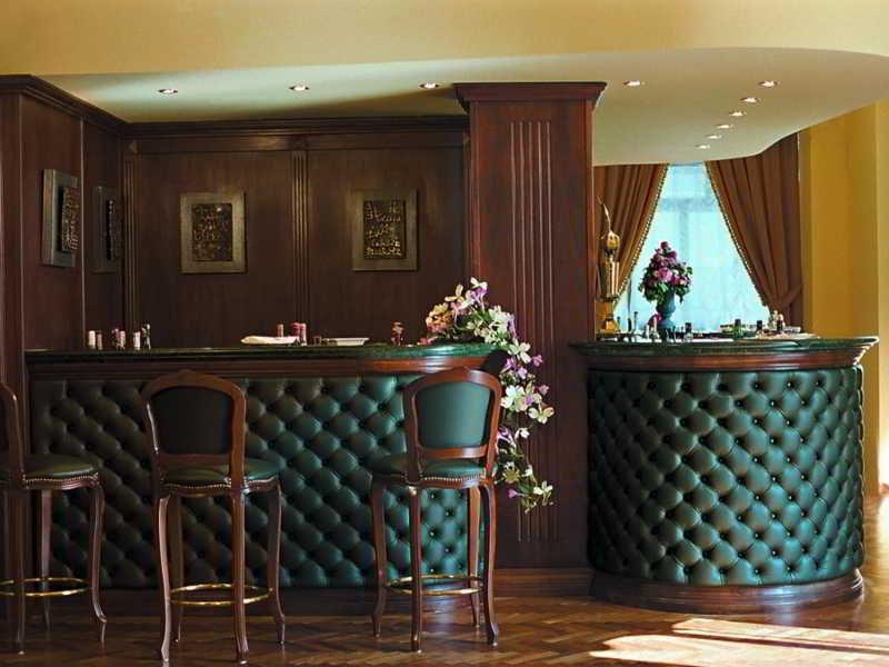 Hotel Vittoria Pesaro Zewnętrze zdjęcie The bar at the hotel