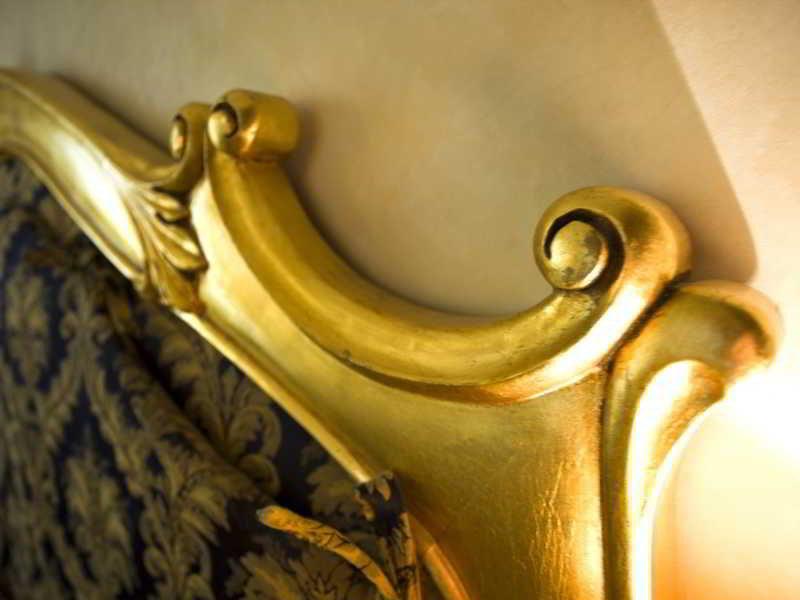 Hotel Vittoria Pesaro Zewnętrze zdjęcie Detail of the head of the harp