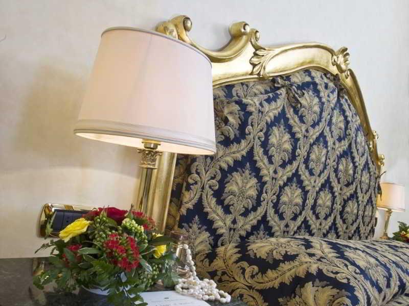 Hotel Vittoria Pesaro Zewnętrze zdjęcie A lampshade