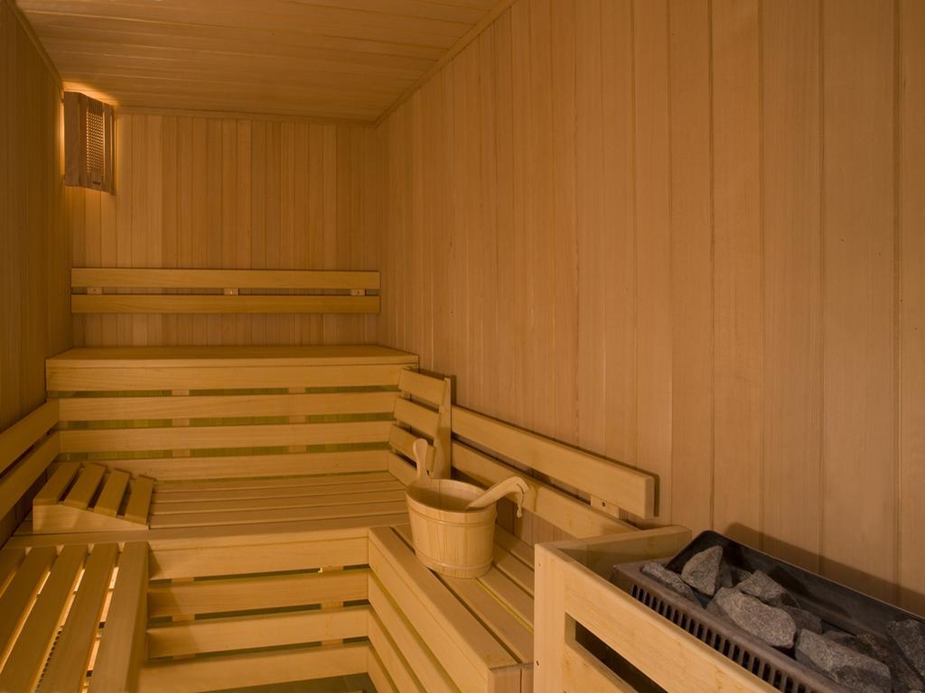 Hotel Vittoria Pesaro Zewnętrze zdjęcie A Finnish sauna