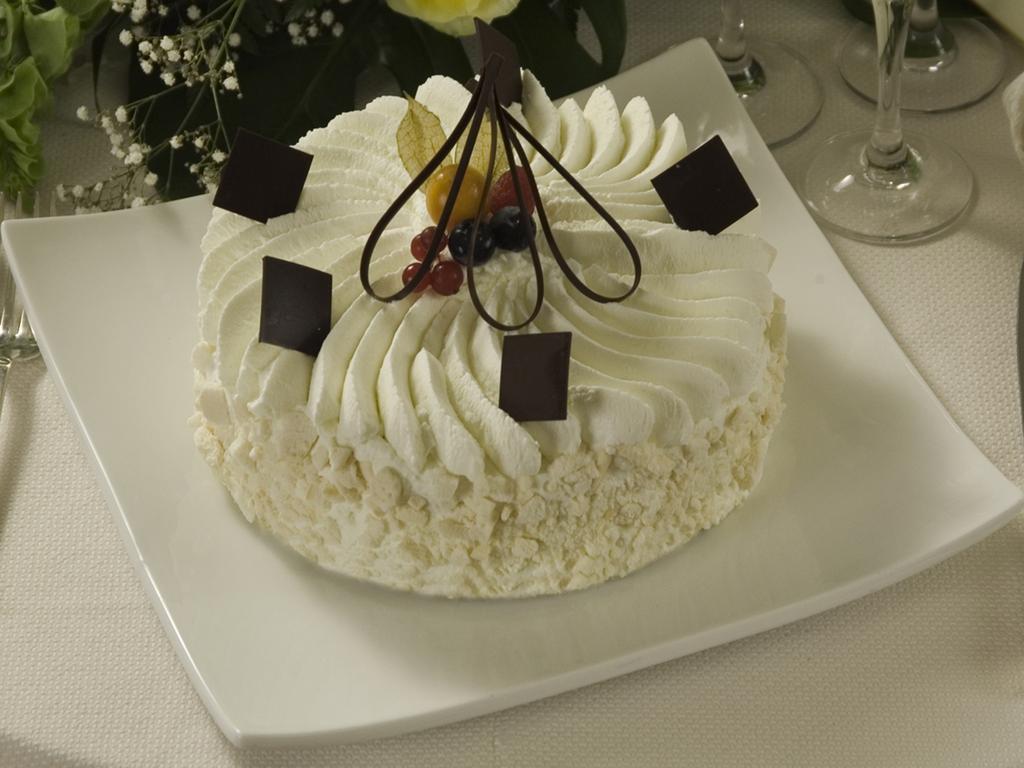 Hotel Vittoria Pesaro Zewnętrze zdjęcie A cassata