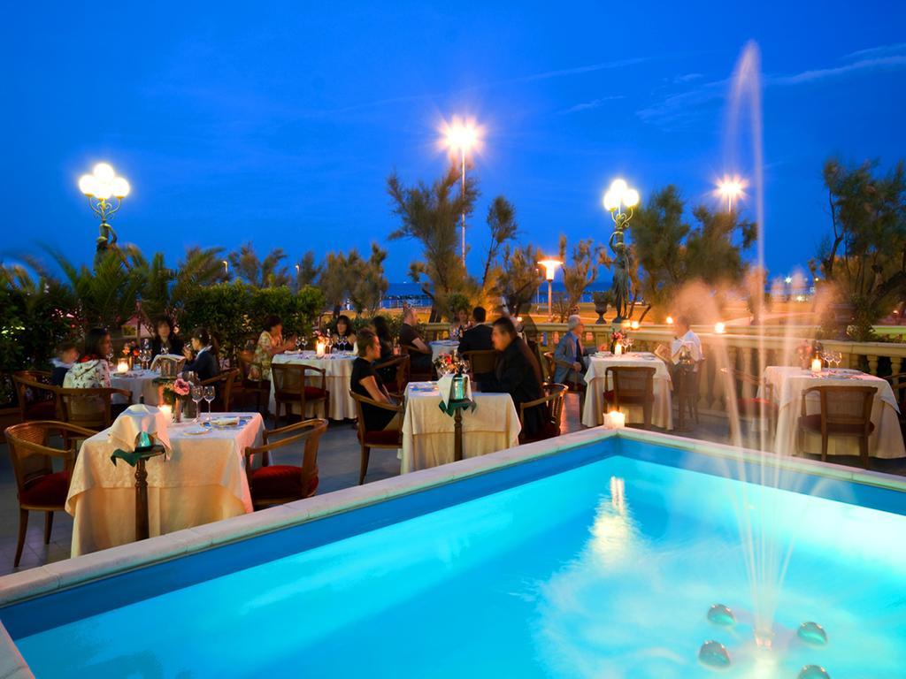 Hotel Vittoria Pesaro Zewnętrze zdjęcie The restaurant