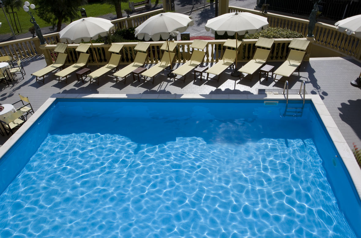 Hotel Vittoria Pesaro Udogodnienia zdjęcie A swimming pool